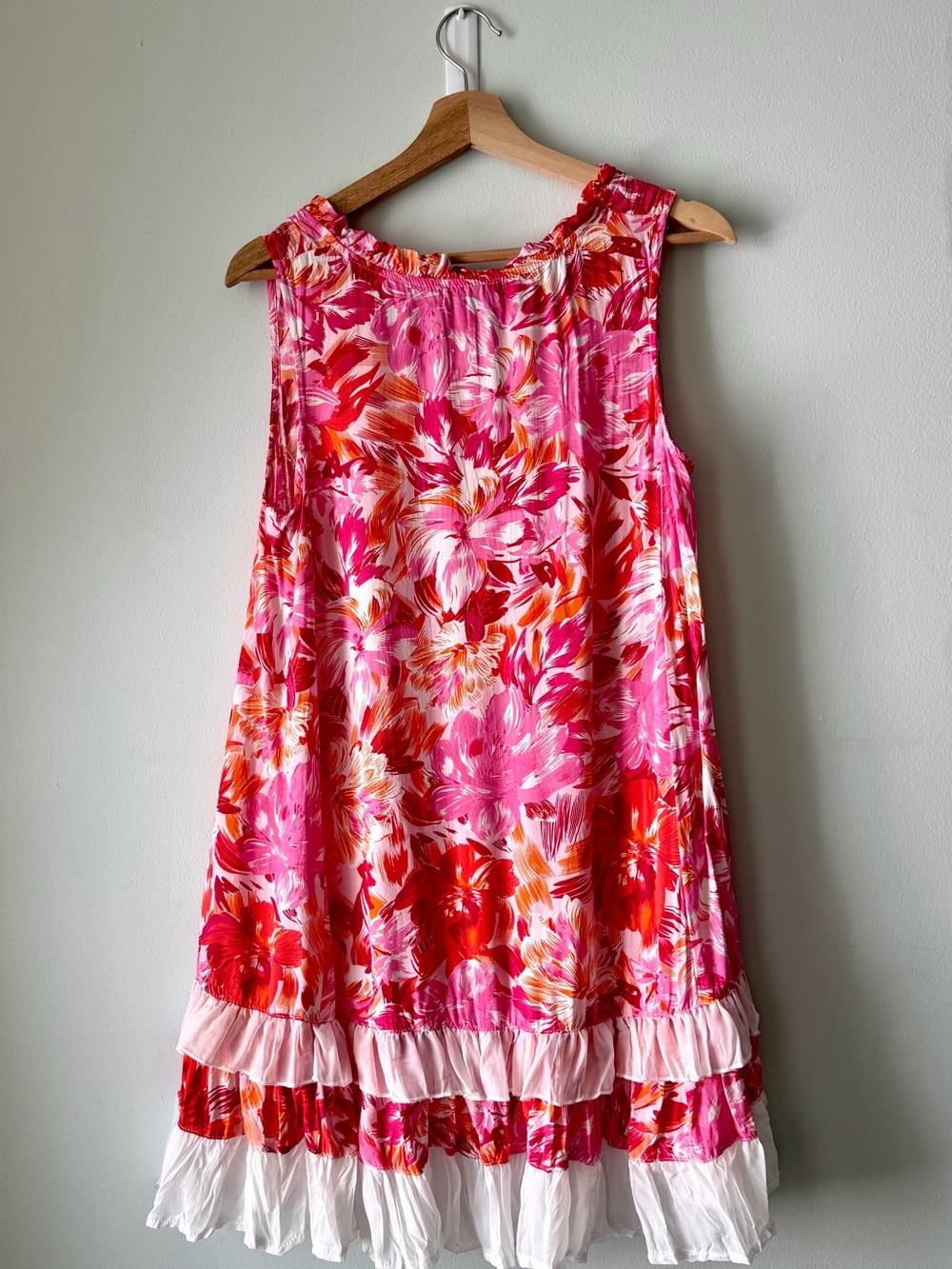 Sleeveless Bright Floral Ruffle-Hem Dress 🌺 - Picture 3 of 7